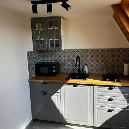 Edelin House アパート